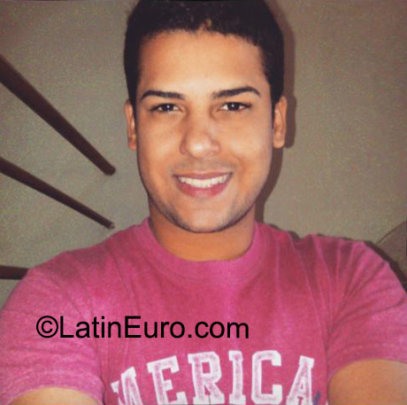 Date this voluptuous Dominican Republic man Leury from Santo Domingo DO23007