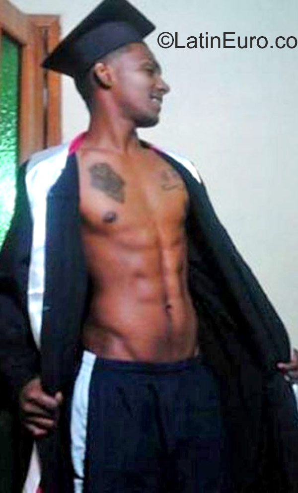 Date this georgeous Venezuela man Jhoinerliendo from Caracas VE607