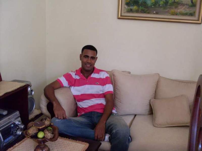 Date this sensual Dominican Republic man Leonel from Santo Domingo DO23038