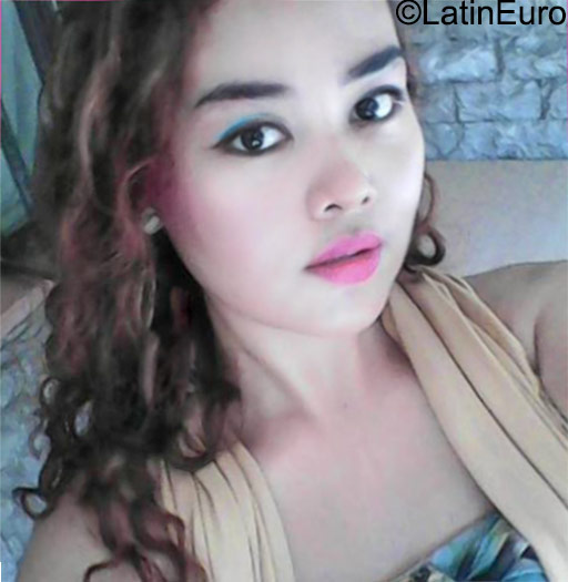 Date this passionate Saudi Arabia girl Kris from Riyadh SA22