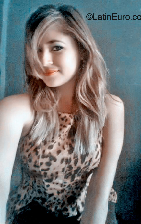Date this beautiful Honduras girl Yosalin from Tegucigalpa HN1667