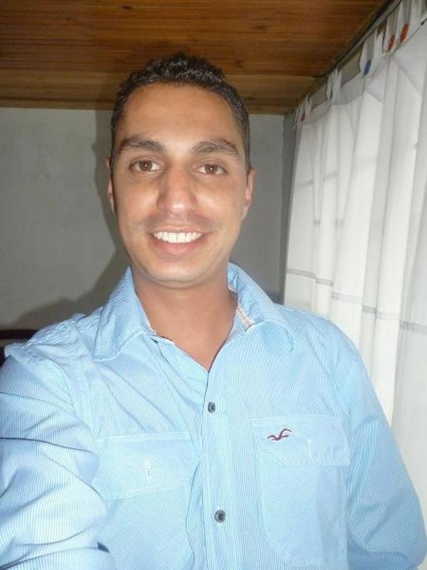 Date this good-looking Colombia man David from Manizales CO17958