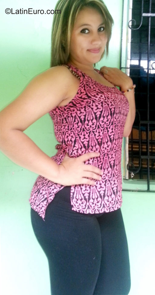 Date this charming Honduras girl Alicia from San Pedro Sula HN1695