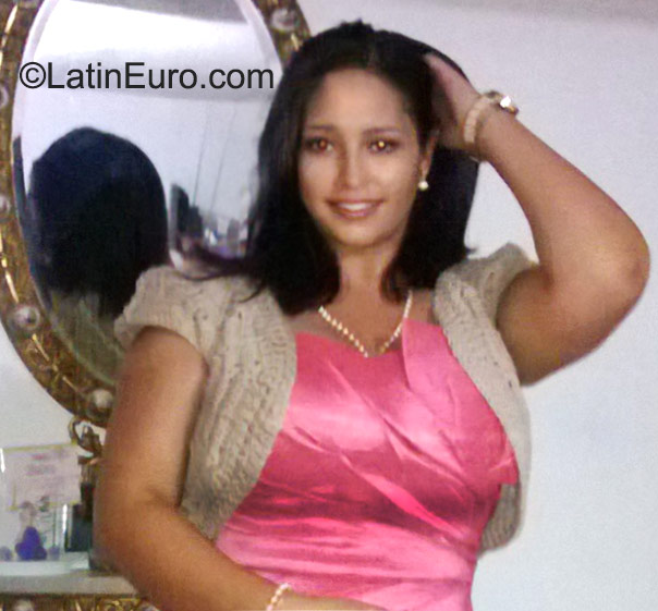 Date this nice looking Mexico girl Asul from Saltillo MX1451