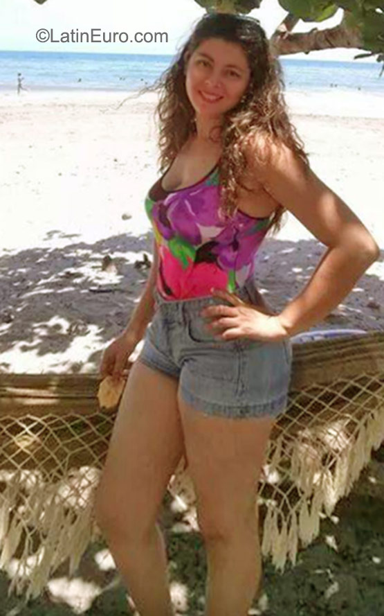 Date this lovely Honduras girl Marisol from San Pedro Sula HN2061