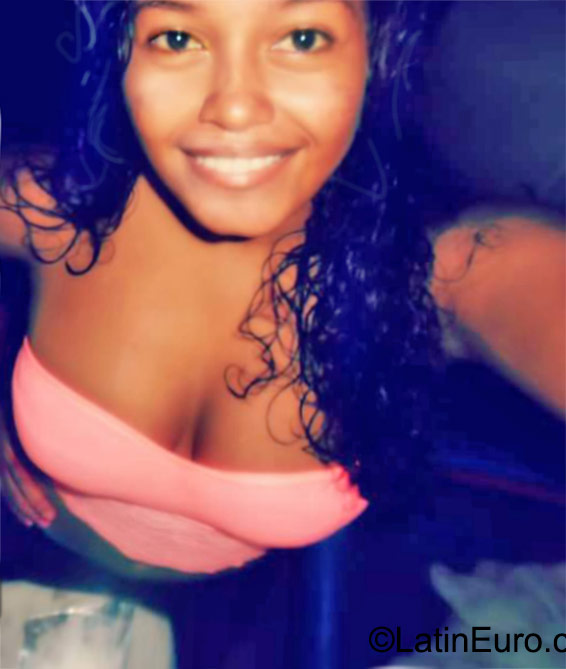 Date this good-looking Colombia girl Fernanda from Bogota CO17995