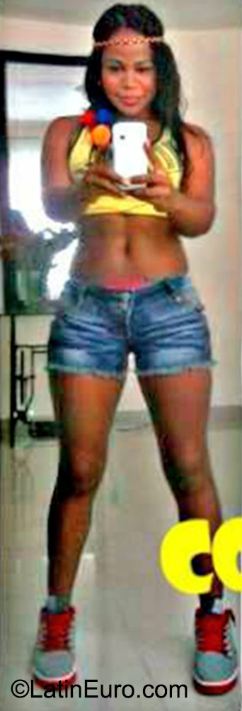 Date this voluptuous Colombia girl Miller from Cali CO18007