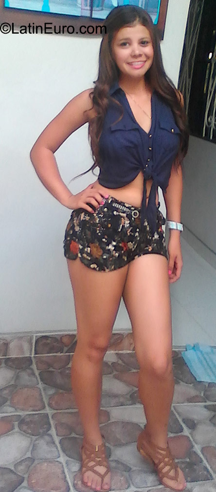 Date this lovely Colombia girl Erika from Bogota CO18016