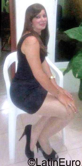 Date this tall Dominican Republic girl Aliza from La Vega DO26241