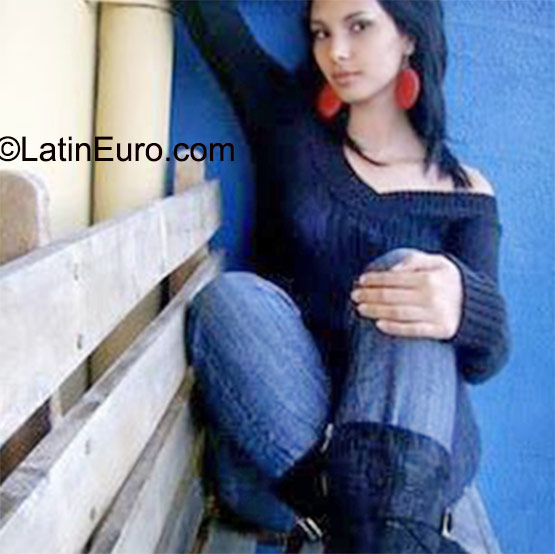 Date this good-looking Honduras girl Sidia from Tegucigalpa HN1716