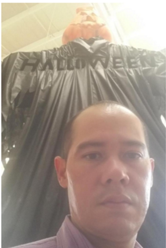 Date this stunning Colombia man Roberto tapias from Barranquilla CO18080