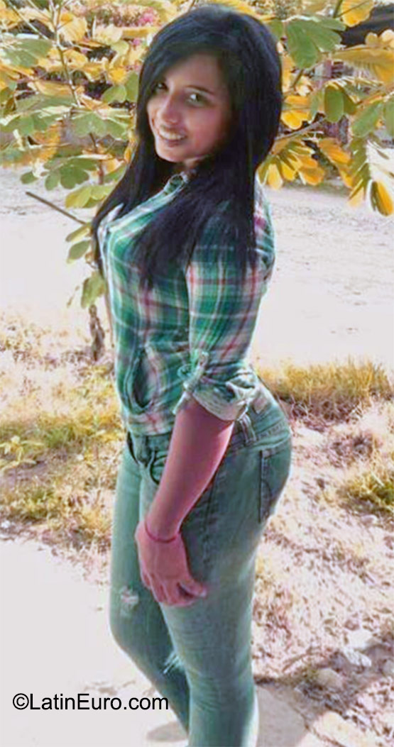 Date this stunning Honduras girl Karla from Tocoa HN1722