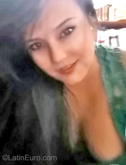 Date this funny Colombia girl Helen from Medellin CO18085