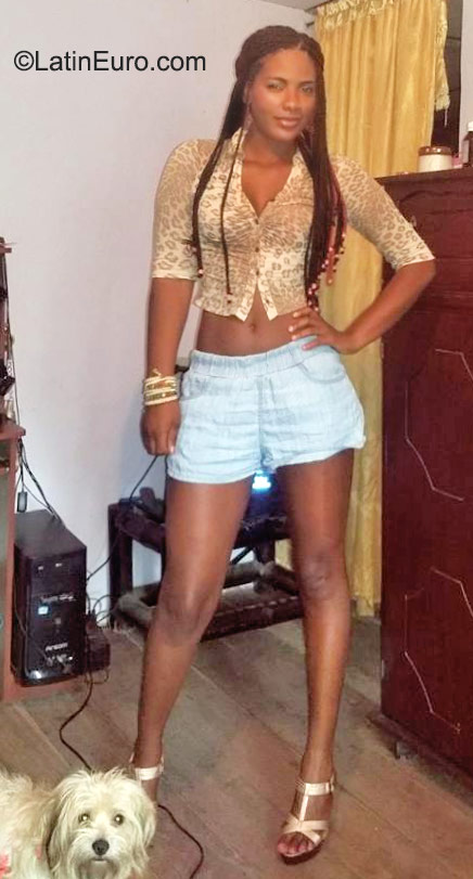 Date this foxy Colombia girl Yaneth from Pereira CO18103