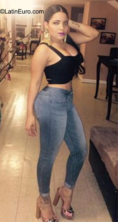 Date this lovely Dominican Republic girl Lisette from Santiago DO23447