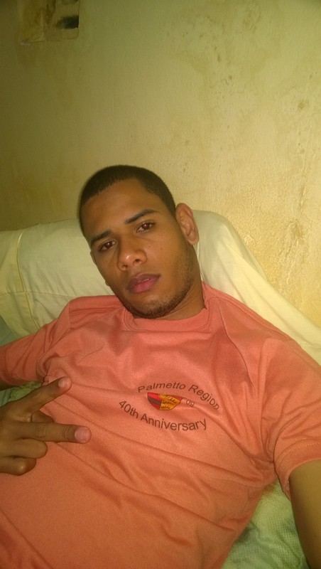 Date this athletic Dominican Republic man Lenny smil aqui from Santo Domingo DO23454