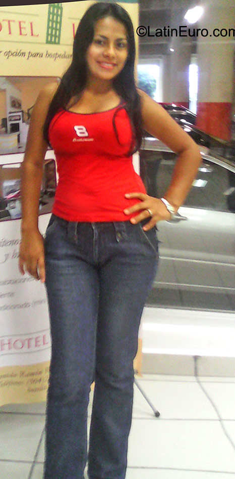 Date this fun Honduras girl Elizabeth from La Ceiba HN1742