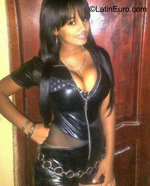 Date this hard body Dominican Republic girl Brenda from Santo Domingo DO23506