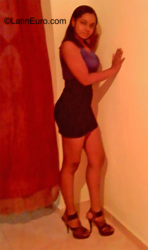 Date this beautiful Dominican Republic girl Jenny from Santo Domingo DO23515