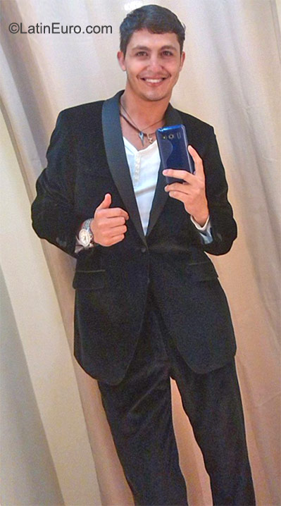 Date this good-looking Venezuela man Kenny from Caracas VE633