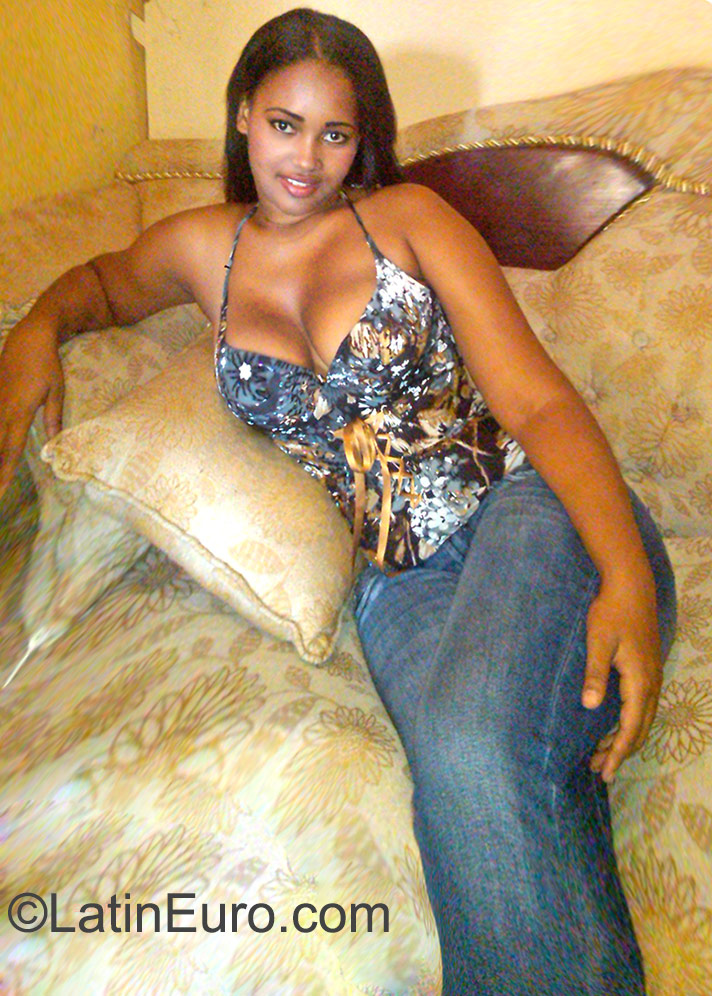 Date this cute Dominican Republic girl Adriana from Santo Domingo DO23542