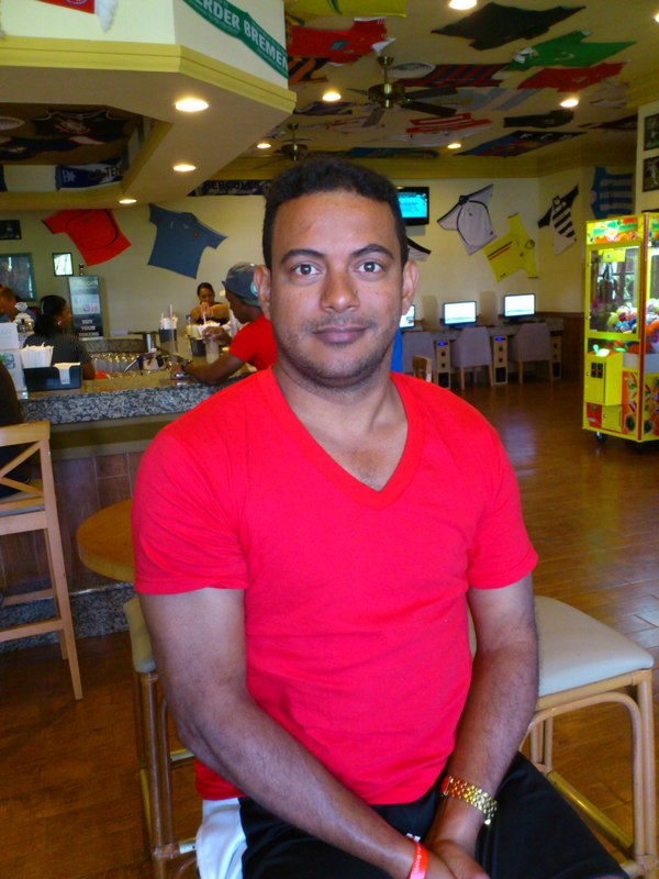 Date this voluptuous Dominican Republic man Luis from Bonao DO23593