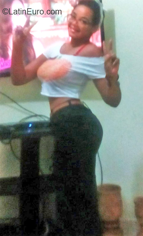 Date this funny Dominican Republic girl Eunias from Santo Domingo DO23750