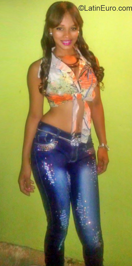 Date this young Dominican Republic girl Lasandra from Puerto Plata DO23835