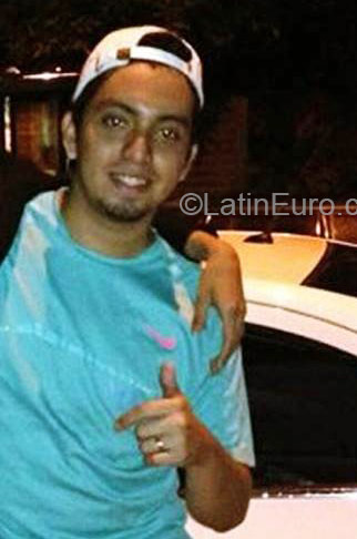 Date this cute Colombia man Alejandro from Cali CO18265