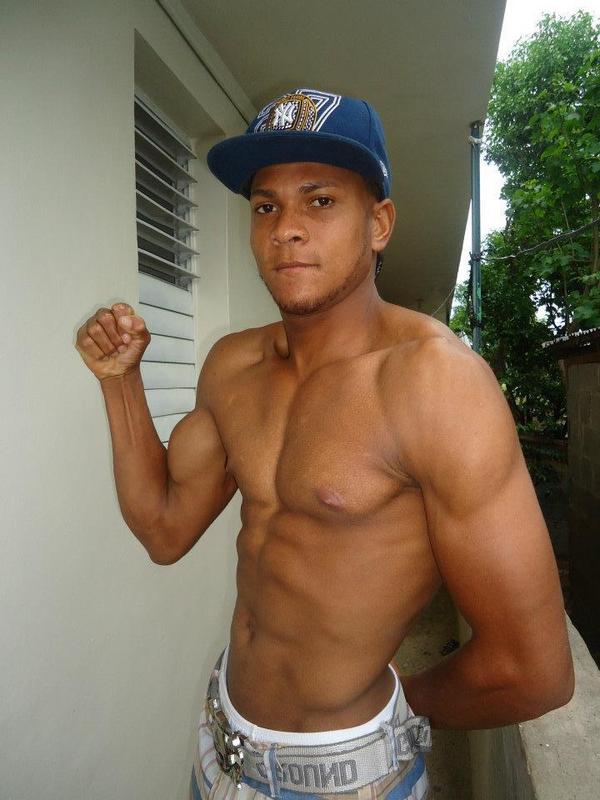 Date this nice looking Dominican Republic man Antonio from Santiago De Loscaballero DO23910