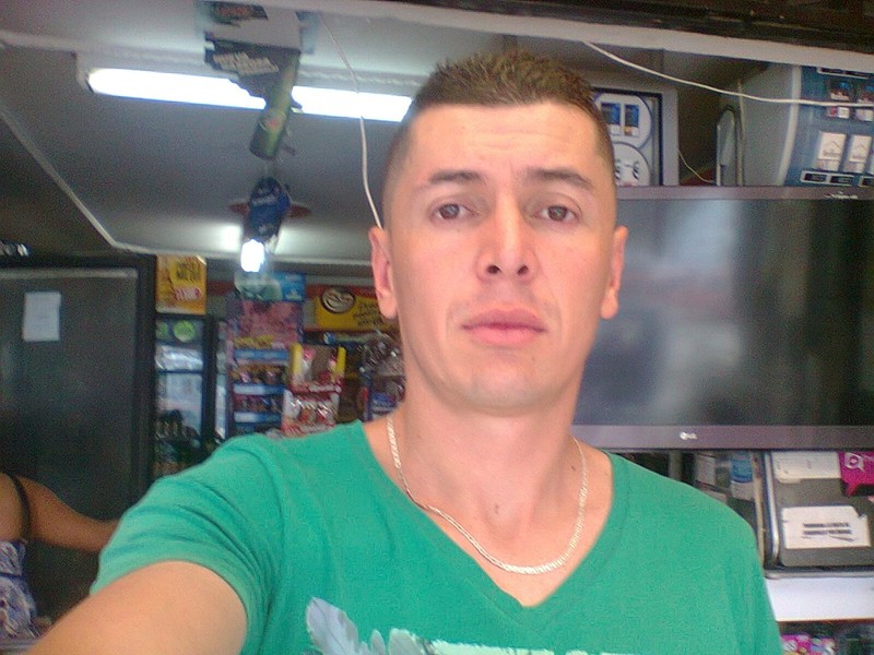 Date this hot Colombia man Victor from Pereira CO18293