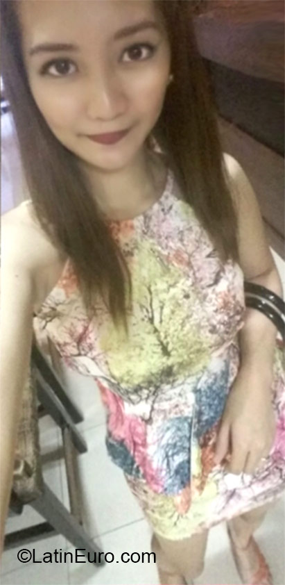 Date this pretty Philippines girl Cristina from Manila PH845