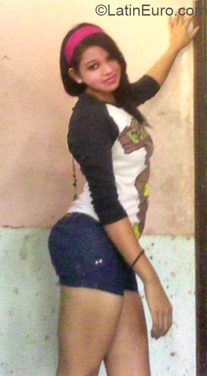 Date this delightful Honduras girl Genia from La Ceiba HN1838