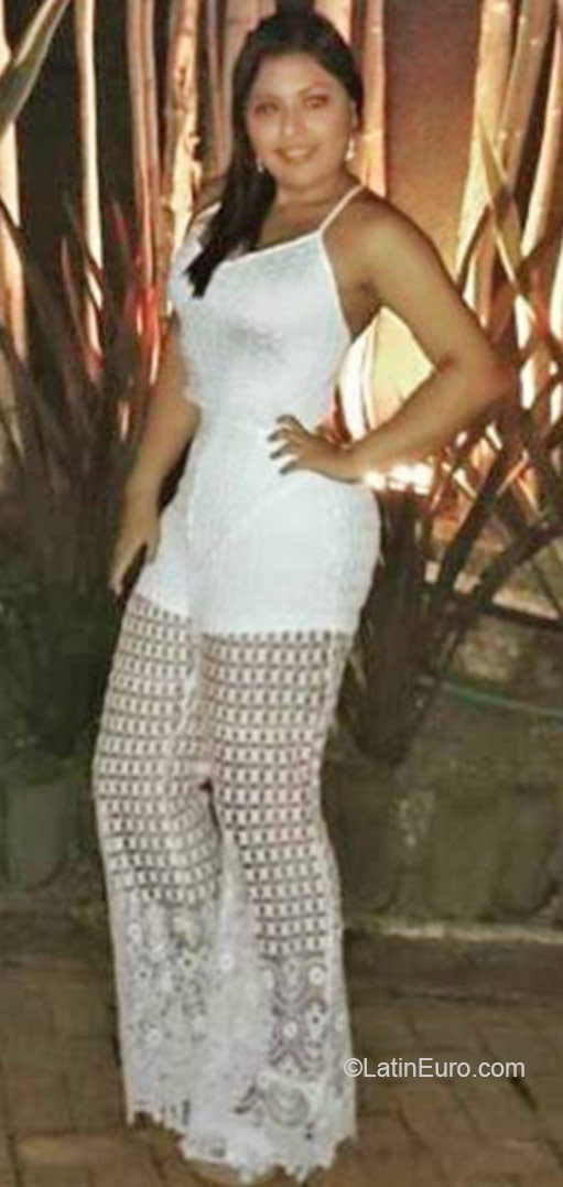 Date this attractive Colombia girl Liseth from Medellin CO18318