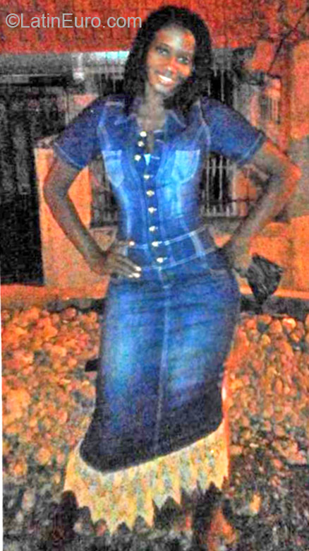 Date this athletic Colombia girl Karina from Cali CO18762