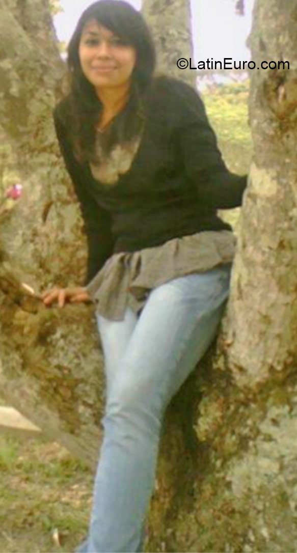 Date this pretty Honduras girl Pamela from Tegucigalpa HN1851