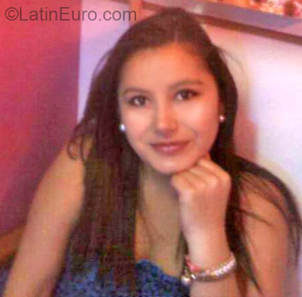 Date this beautiful Colombia girl Carito from Bogota CO18361