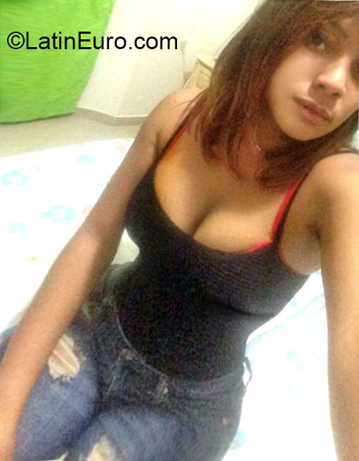 Date this hot Dominican Republic girl Joha from Puerto Plata DO24236