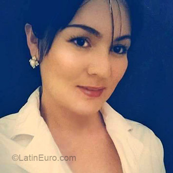 Date this athletic Colombia girl Marcela from Medellin CO18414