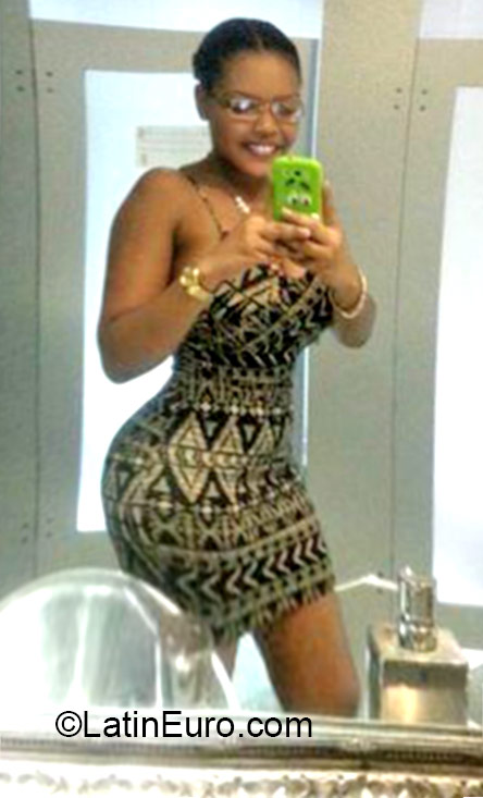 Date this happy Jamaica girl Tonashae from Kingston JM2229