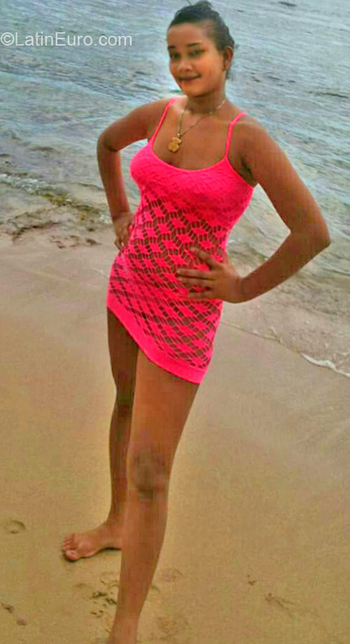 Date this georgeous Dominican Republic girl Amarilis from Santo Domingo DO24454