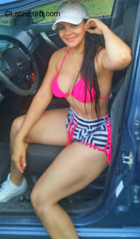 Date this fun Colombia girl Milena from Cali CO18498