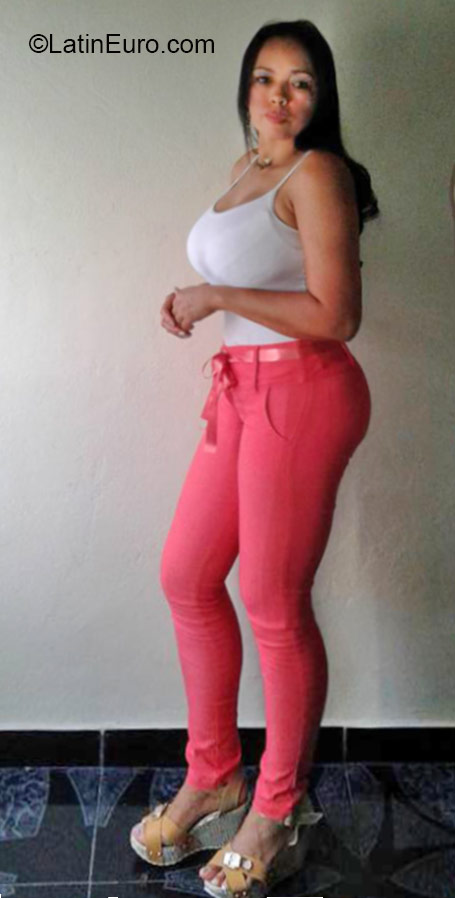 Date this athletic Colombia girl Miledy from Medellin CO18500