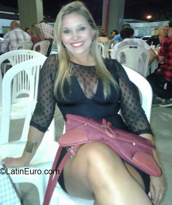 Date this delightful Brazil girl Thalita from Aracaju BR9545