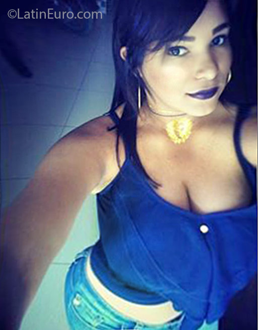 Date this hot Dominican Republic girl Carolina from Santo Domingo DO24549