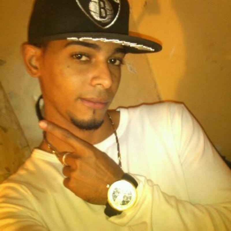 Date this stunning Dominican Republic man Artisc from Santiago DO24565