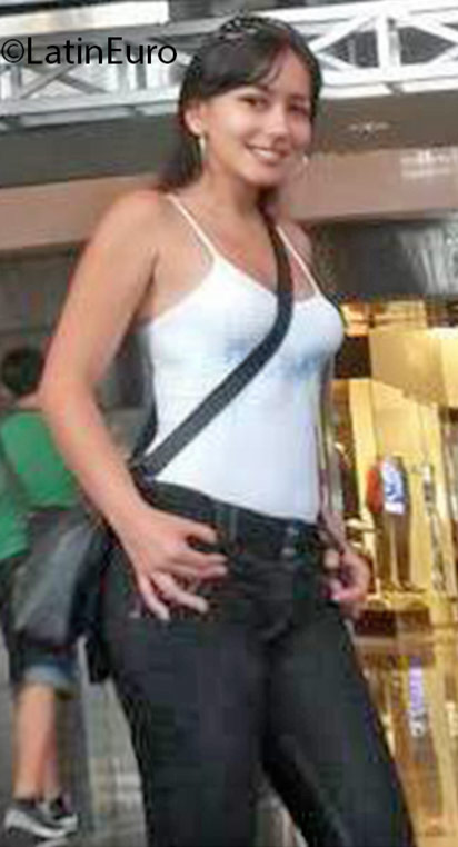 Date this hard body Colombia girl Lilia from Armenia CO18538