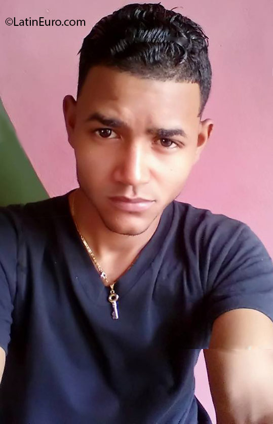 Date this happy Dominican Republic man Antonio from Puerto Plata DO24600