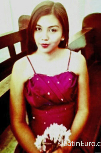 Date this cute Philippines girl Rheia from Bataan PH863