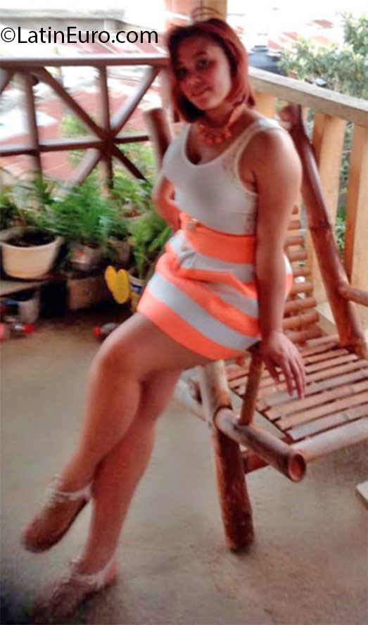 Date this voluptuous Dominican Republic girl Stefany from Santo Domingo DO24646